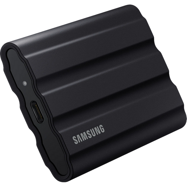4.0TB Samsung Portable SSD T7 Shield Black, USB-C 3.1 (88x59x13mm, 98g,R/W:1050/1000MB/s, IP65) 201327 фото